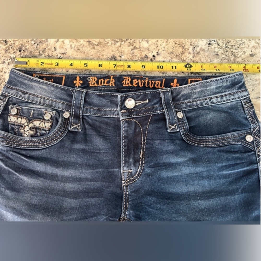NWOT Rock Revival Jeans Style Caress
Size 28 - Picture 11 of 12